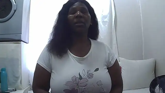 Snapshot of Delicioussexy chatting on October 15, 2025, 6:02 am Delicioussexy online show from October 15, 2025, 6:02 am