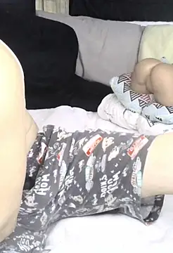 IxanSantiago95 online show from January 20, 2025, 11:45 am