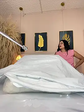 Snapshot of valerie_lya chatting on October 1, 2025, 8:04 pm valerie lya online show from October 1, 2025, 8:04 pm