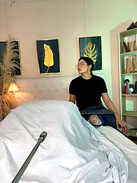 Snapshot of valerie_lya chatting on November 10, 2025, 8:30 pm valerie lya online show from November 10, 2025, 8:30 pm