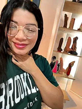 Snapshot of valerie_lya chatting on November 12, 2025, 7:46 pm valerie lya online show from November 12, 2025, 7:46 pm