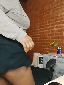 Lilybanx online show from April 22, 2026, 8:54 pm