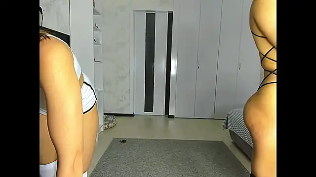 Snapshot of sweeetgirls2021 chatting on January 14, 2025, 3:22 am sweeetgirls2021 online show from January 14, 2025, 3:22 am