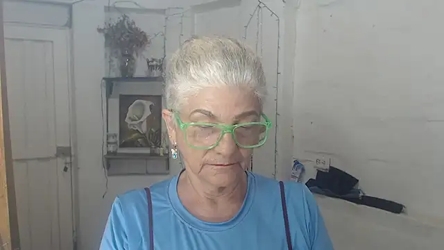 Snapshot of FunnyGrandma chatting on July 31, 2026, 3:17 am FunnyGrandma online show from July 31, 2026, 3:17 am