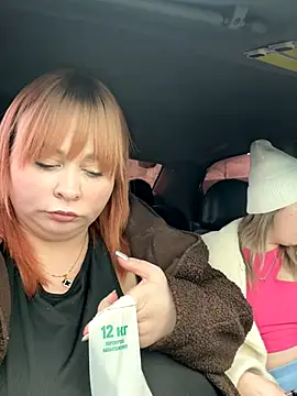 Snapshot of Model9798 chatting on December 22, 2025, 9:28 am Model9798 online show from December 22, 2025, 9:28 am