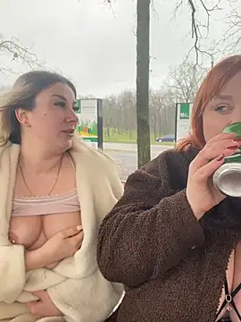 Snapshot of Model9798 chatting on January 8, 2026, 9:55 am Model9798 online show from January 8, 2026, 9:55 am