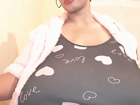 MissTits online show from April 28, 2026, 8:36 pm