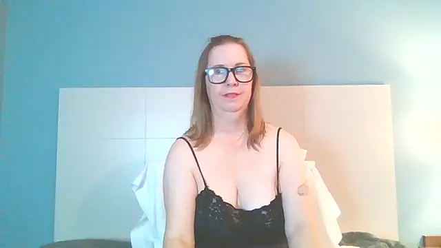 Snapshot of SweetandNaughty1 chatting on December 27, 2024, 12:01 pm SweetandNaughty1 online show from December 27, 2024, 12:01 pm