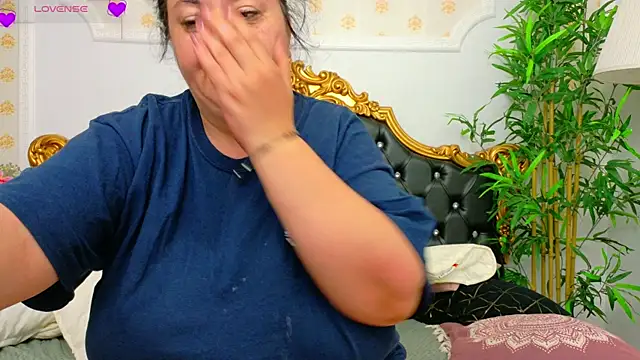 AleshaArabian online show from April 10, 2026, 1:44 am