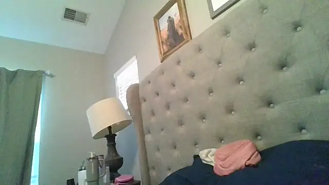 Snapshot of Rhodesxox chatting on June 16, 2026, 11:29 pm Rhodesxox online show from June 16, 2026, 11:29 pm
