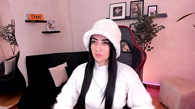 EmmyEvans1 online show from November 6, 2025, 7:37 pm