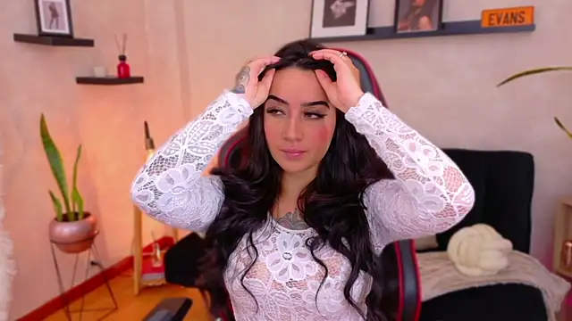 EmmyEvans1 online show from February 17, 2026, 7:42 pm