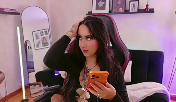 EmmyEvans1 online show from March 25, 2026, 7:31 pm