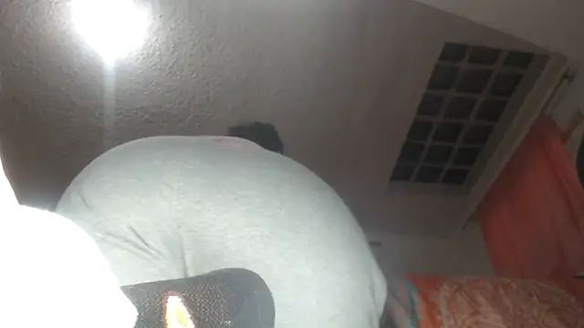 Snapshot of prettyangelsquirt chatting on March 27, 2026, 9:36 pm prettyangelsquirt online show from March 27, 2026, 9:36 pm