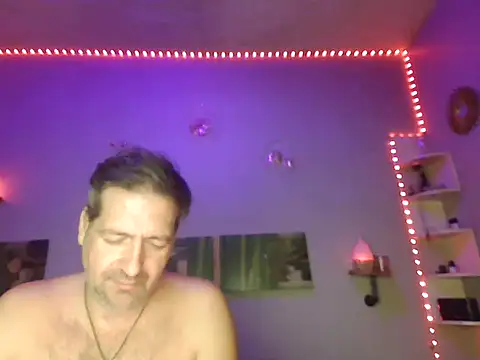 Snapshot of matrikes1 chatting on December 6, 2024, 10:52 pm matrikes1 online show from December 6, 2024, 10:52 pm