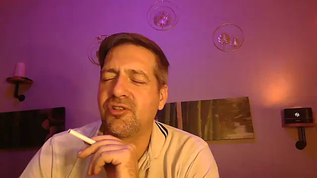 Snapshot of matrikes1 chatting on December 20, 2024, 11:26 pm matrikes1 online show from December 20, 2024, 11:26 pm