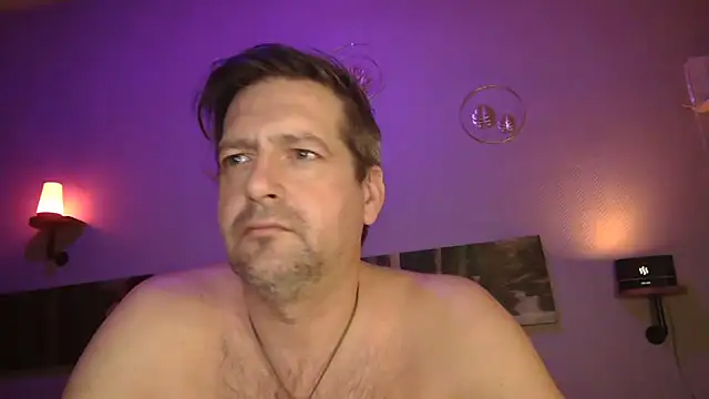 Snapshot of matrikes1 chatting on February 5, 2025, 5:42 pm matrikes1 online show from February 5, 2025, 5:42 pm