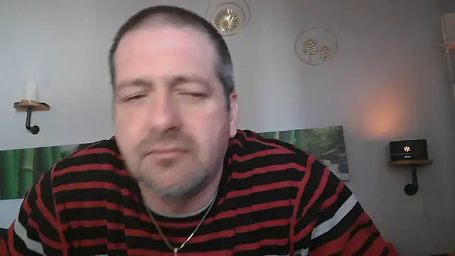 Snapshot of matrikes1 chatting on February 19, 2025, 2:01 pm matrikes1 online show from February 19, 2025, 2:01 pm