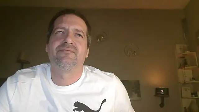 Snapshot of matrikes1 chatting on March 18, 2025, 7:10 pm matrikes1 online show from March 18, 2025, 7:10 pm