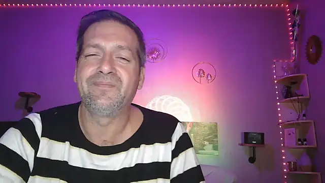 Snapshot of matrikes1 chatting on October 31, 2025, 7:48 pm matrikes1 online show from October 31, 2025, 7:48 pm