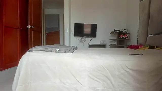 Snapshot of cuteboybigcock- chatting on November 5, 2025, 5:57 pm cuteboybigcock- online show from November 5, 2025, 5:57 pm