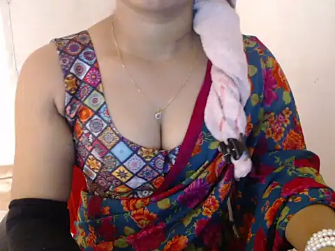 Snapshot of Open_Heart_Lennon chatting on February 20, 2025, 4:50 am Open Heart Lennon online show from February 20, 2025, 4:50 am