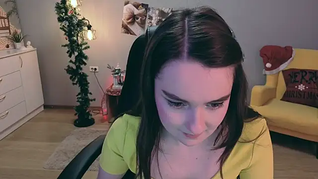 Snapshot of CloudGrace chatting on December 18, 2025, 3:23 am CloudGrace online show from December 18, 2025, 3:23 am