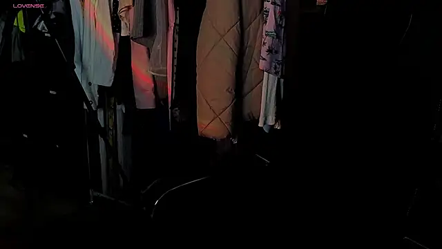 Snapshot of EMMA__CONNOR chatting on October 12, 2025, 12:09 am EMMA CONNOR online show from October 12, 2025, 12:09 am