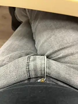  Inchiodo  online show from December 5, 2024, 6:00 pm