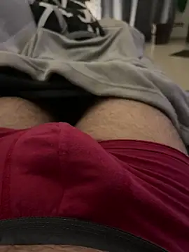 Snapshot of _Inchiodo_ chatting on February 12, 2025, 5:48 pm Inchiodo online show from February 12, 2025, 5:48 pm