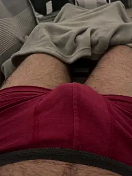 Snapshot of _Inchiodo_ chatting on February 17, 2025, 5:43 pm Inchiodo online show from February 17, 2025, 5:43 pm