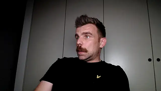 Snapshot of mrbigballs chatting on June 15, 2026, 8:44 pm mrbigballs online show from June 15, 2026, 8:44 pm