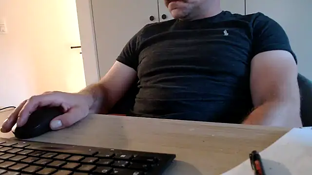Snapshot of mrbigballs chatting on July 5, 2026, 3:56 am mrbigballs online show from July 5, 2026, 3:56 am