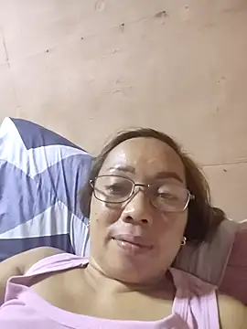 Snapshot of asianwet4u chatting on October 18, 2025, 11:00 am asianwet4u online show from October 18, 2025, 11:00 am