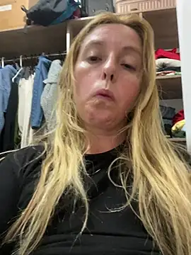 moniquerainx online show from March 19, 2026, 4:05 am