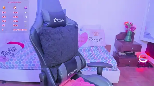 Snapshot of esmeralda_milf chatting on October 5, 2025, 1:42 pm esmeralda milf online show from October 5, 2025, 1:42 pm