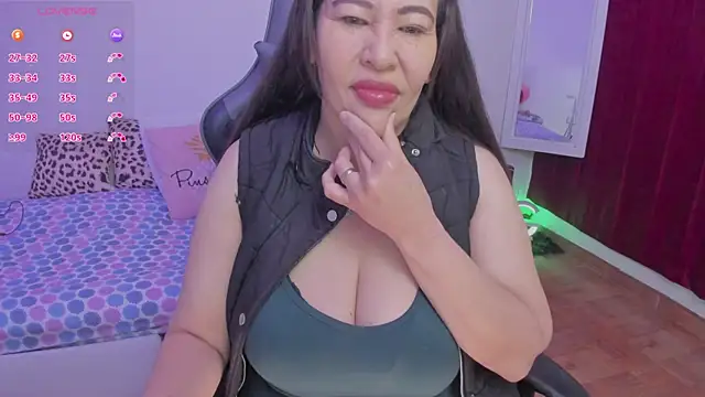 Snapshot of esmeralda_milf chatting on October 6, 2025, 11:29 am esmeralda milf online show from October 6, 2025, 11:29 am