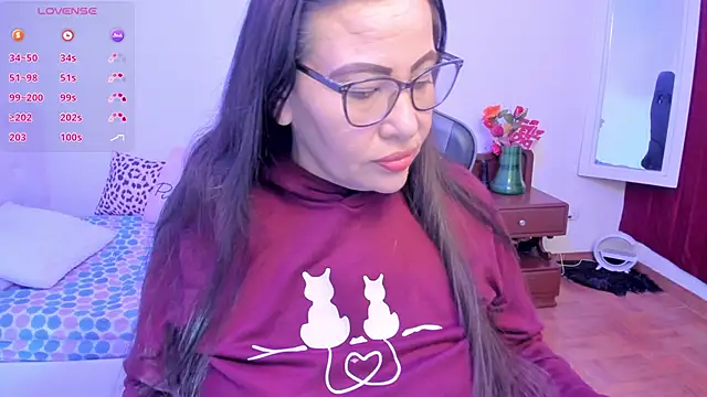 Snapshot of esmeralda_milf chatting on October 19, 2025, 2:40 pm esmeralda milf online show from October 19, 2025, 2:40 pm