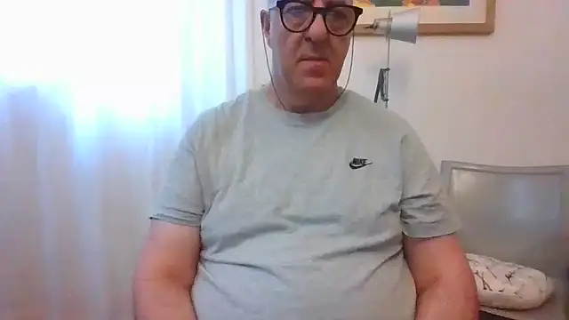 Snapshot of ANONIMO7735 chatting on June 26, 2026, 5:12 am ANONIMO7735 online show from June 26, 2026, 5:12 am