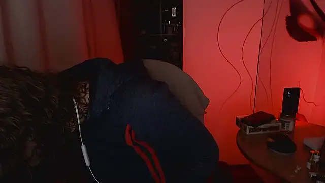 JohansonKatie online show from January 14, 2025, 2:19 am