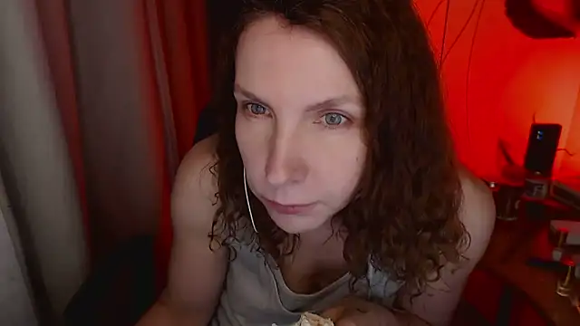 JohansonKatie online show from January 19, 2025, 1:01 pm