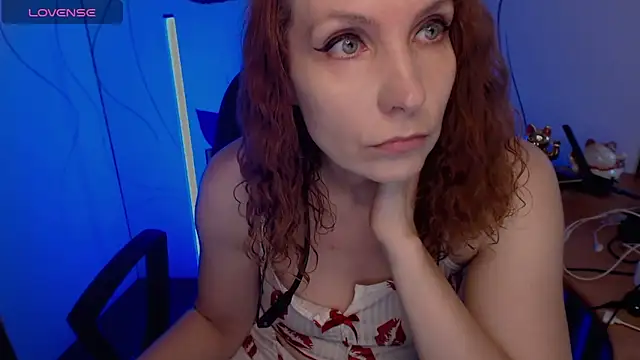 JohansonKatie online show from September 17, 2025, 3:52 am