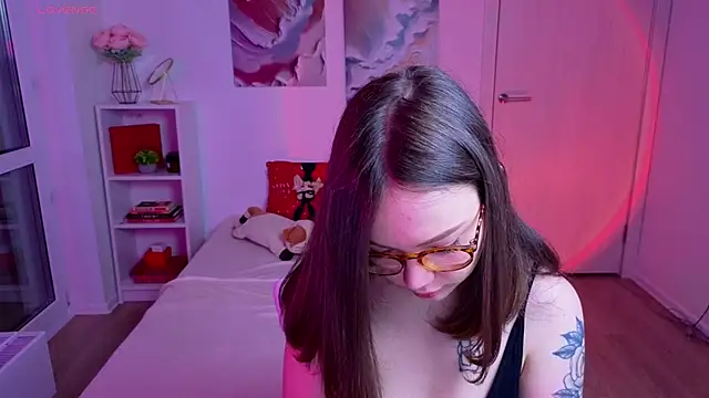 MilenaSaint online show from October 20, 2025, 4:35 am