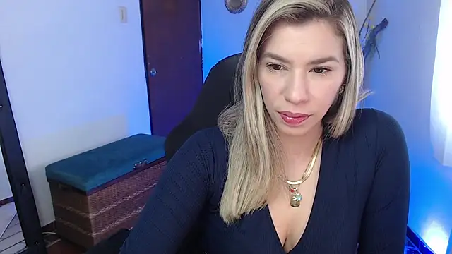 Snapshot of ms_sofia_x chatting on October 27, 2025, 5:28 pm ms sofia x online show from October 27, 2025, 5:28 pm