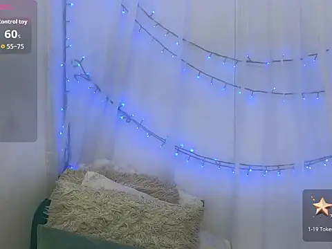 Snapshot of ninaa_fox chatting on June 25, 2026, 5:06 pm ninaa fox online show from June 25, 2026, 5:06 pm