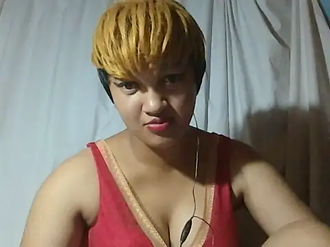 Snapshot of AVRILA chatting on December 2, 2025, 4:51 am AVRILA online show from December 2, 2025, 4:51 am