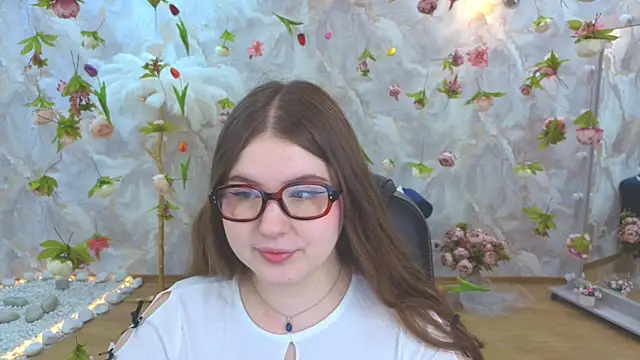 NicoleFoxery online show from April 12, 2026, 7:30 pm