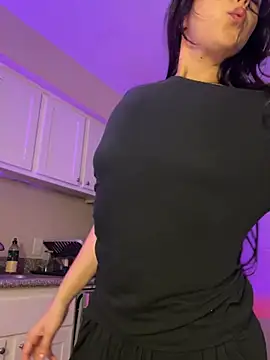 Snapshot of Evie-Luna chatting on January 26, 2025, 11:18 pm Evie-Luna online show from January 26, 2025, 11:18 pm