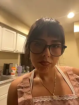 Evie-Luna online show from October 22, 2025, 2:45 am
