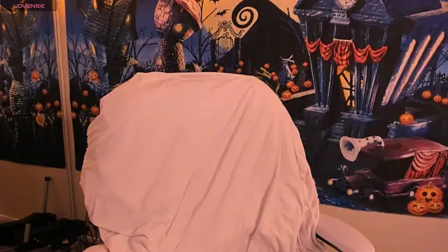 Snapshot of Evie-Luna chatting on October 26, 2025, 2:50 am Evie-Luna online show from October 26, 2025, 2:50 am